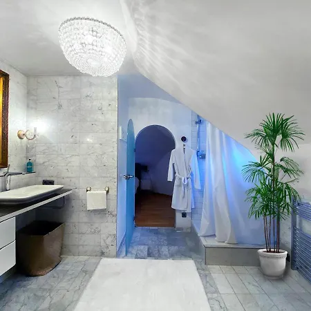 Ultimate Concierge Serviced Private Penthouse Apartment, In Altstadt Apartman Salzburg